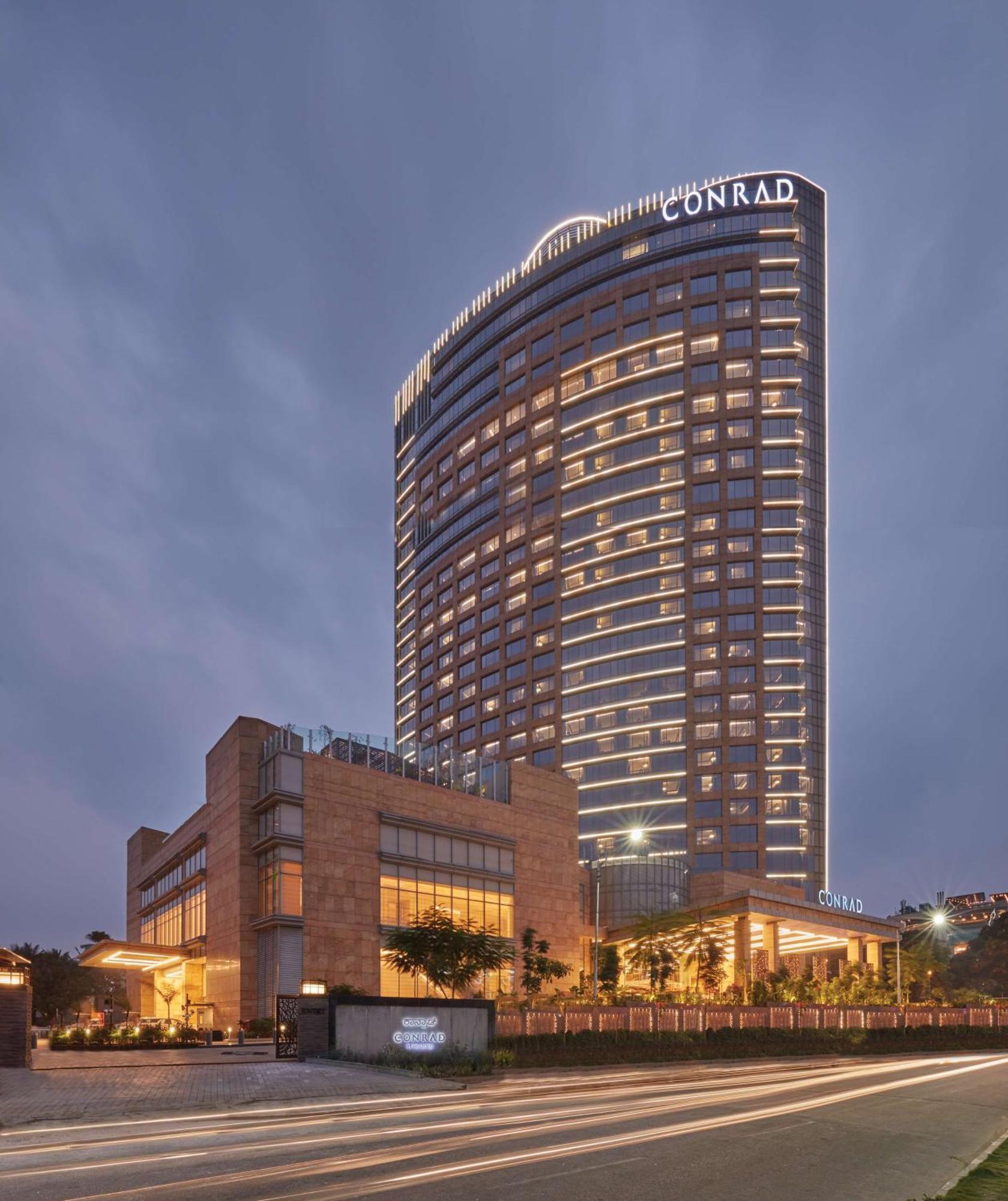 Conrad Bengaluru Hotel Bagian luar foto